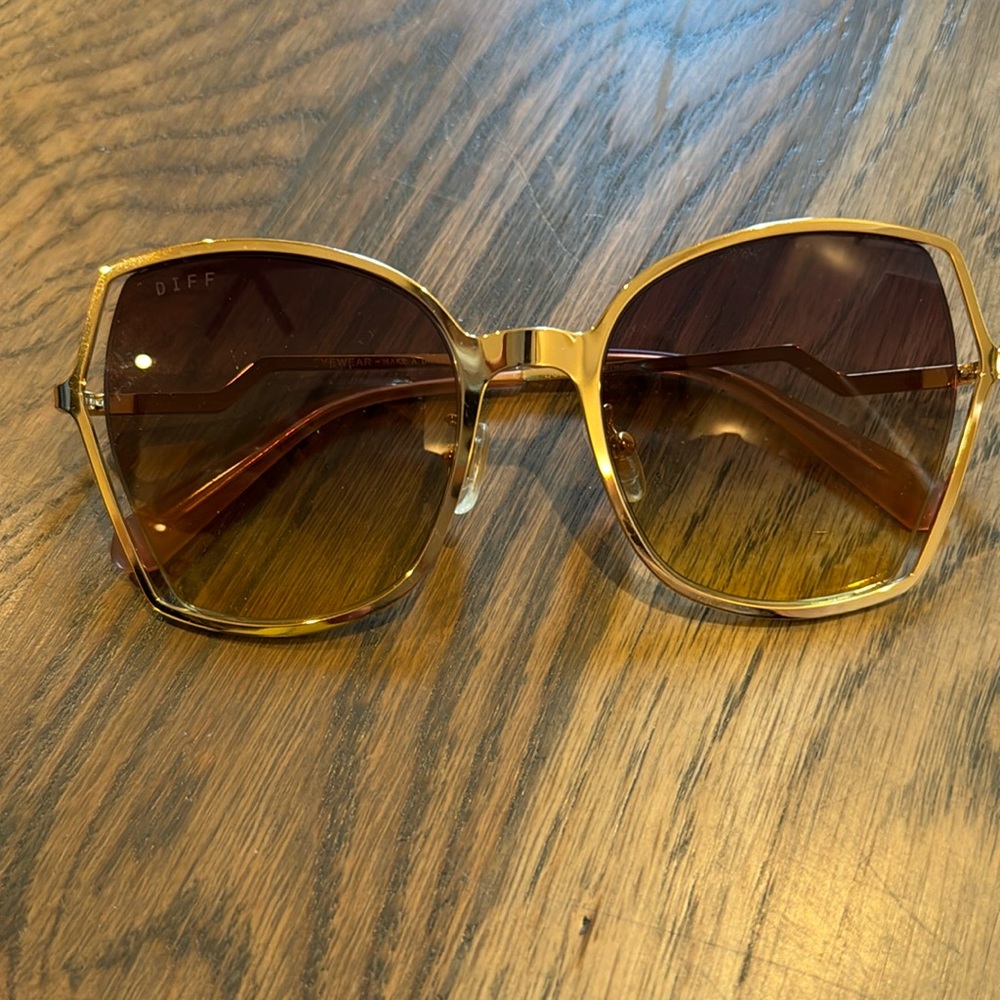 DiFF Sunnies